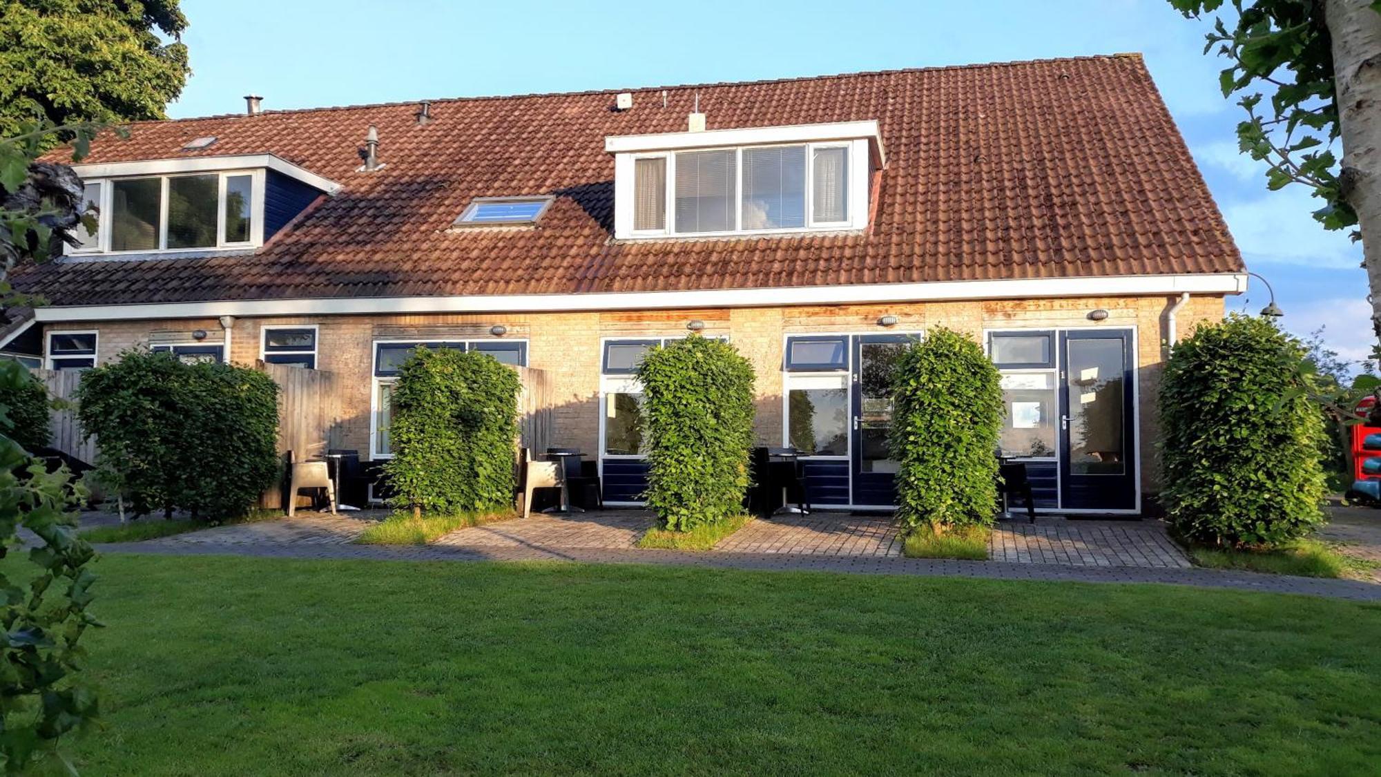 Simmerwille B&B- Camping- Bootverhuur Earnewald Exterior photo